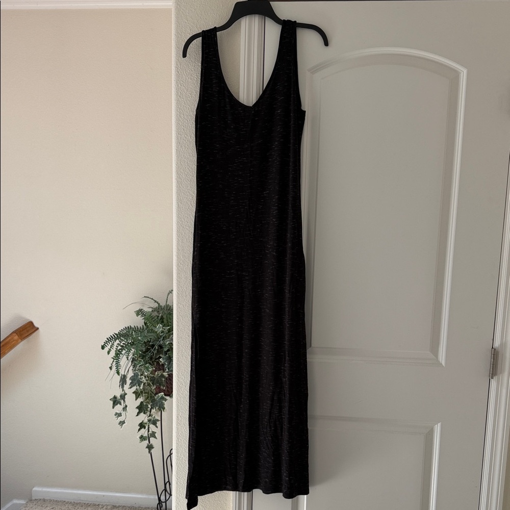 Forever 21 Black Sleeveless Maxi Dress